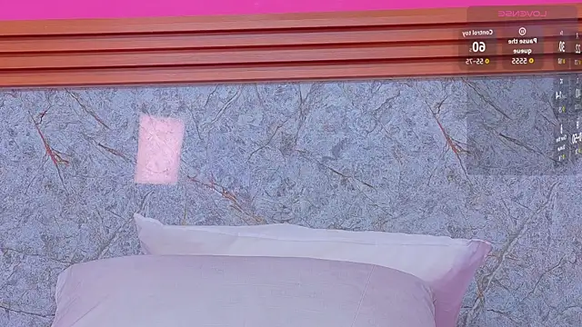 curvybuffgirllll webcam