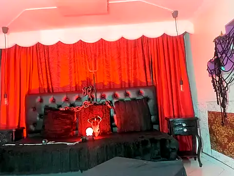 Lilith_madame_satan live sex cam