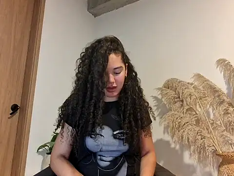 miarouseex - MiaRouseex's free webcam - UK Sex Cams