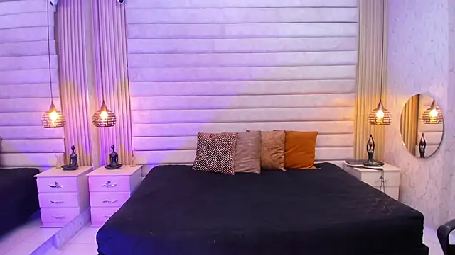 VictoriaaBlair webcam