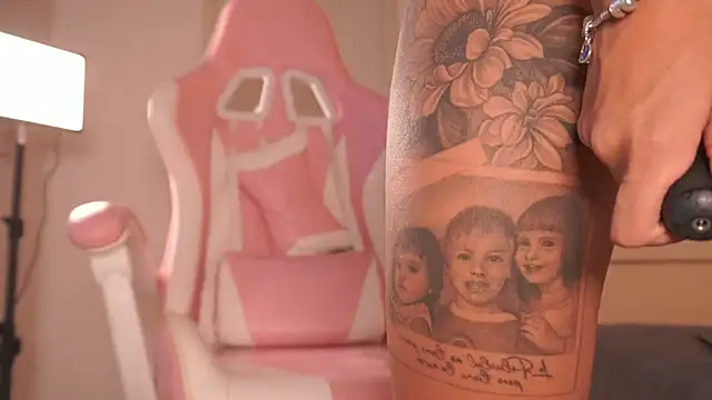 LillyThompson webcam