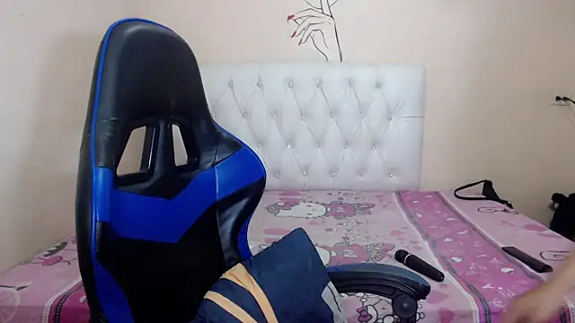 Leylafourniert webcam