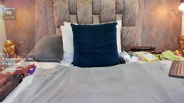 blondehorny699 webcam