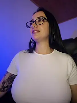 Webcam Model (preetypeach)  is live.Free join now!