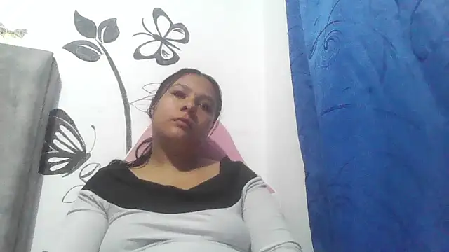 Charis_21 webcam