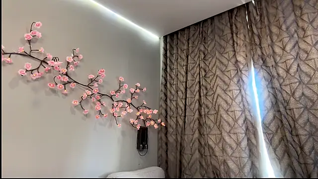 SweetMiaXO - Live Cams