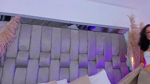 NiaVeraa - Live Cams