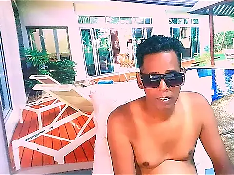 IndianHunk01 webcam