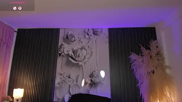 ShaniaDaniels webcam