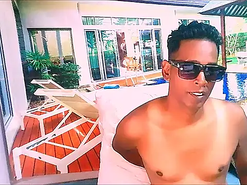 IndianHunk01 webcam