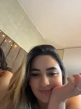 Antonella_Julieta webcam