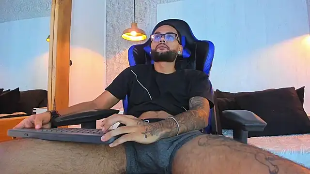 kylejoss30 - KyleJoss30's free webcam - UK Sex Cams