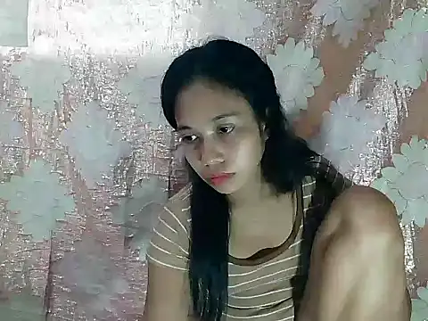PinaySkinnyGirl webcam