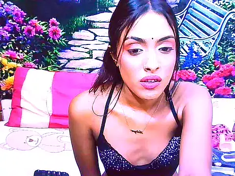 IndianPretty14u2Luv webcam