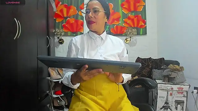 Miss_clarepocahose webcam