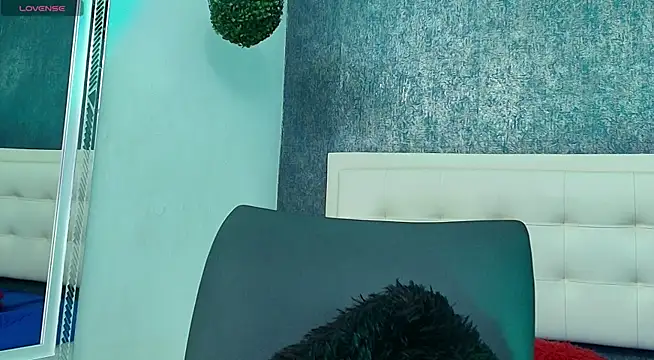 Cloeandtyfanny webcam