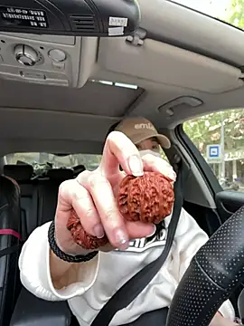 美女zhizhibaobei在线直播