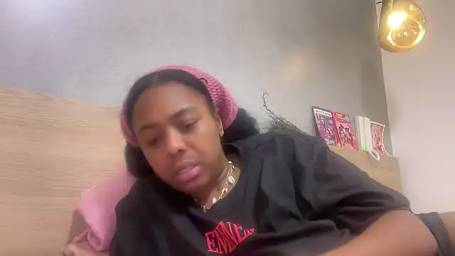 ChocolateCakeQueen webcam