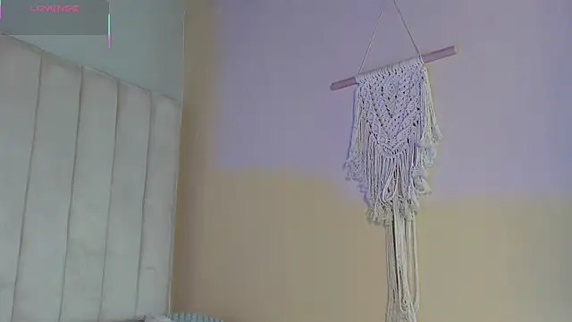 Elise_Diamond webcam