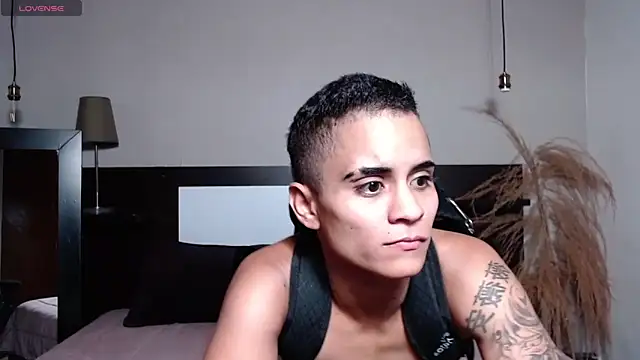 Liiamthompson webcam