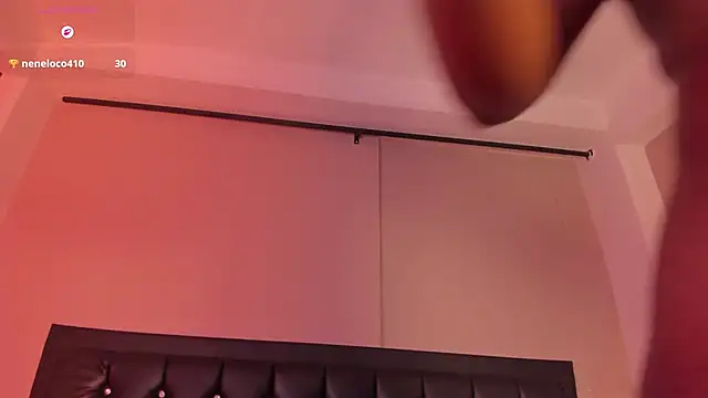 hugeboobs-ebony webcam