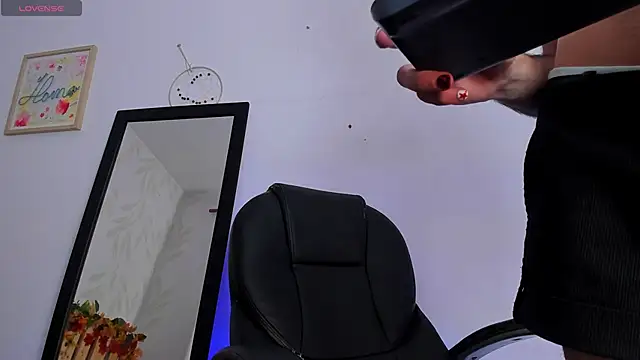 lucius_morningstar webcam