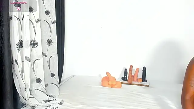 CREAMY_BUBBLEGUM webcam