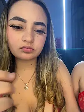 Antonella_Julieta webcam