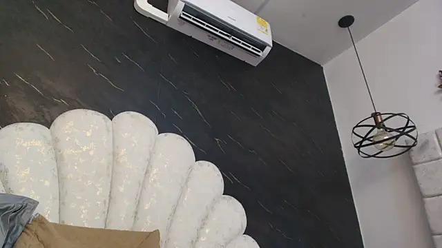 kissme_luna - Kissme_luna's free webcam - UK Sex Cams