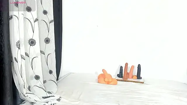 CREAMY_BUBBLEGUM webcam