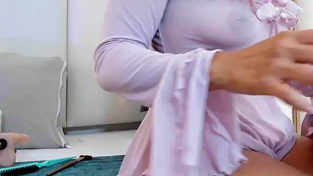 Emily_robertss webcam