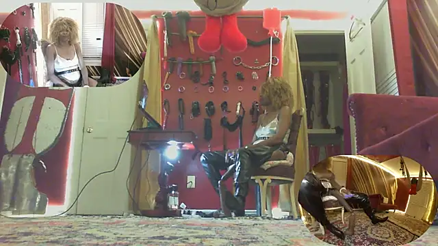 TheMississippiMadame webcam