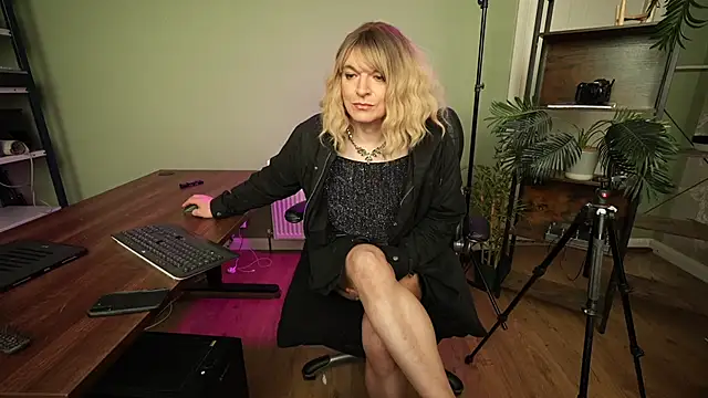 JessicaNylonQueen's room