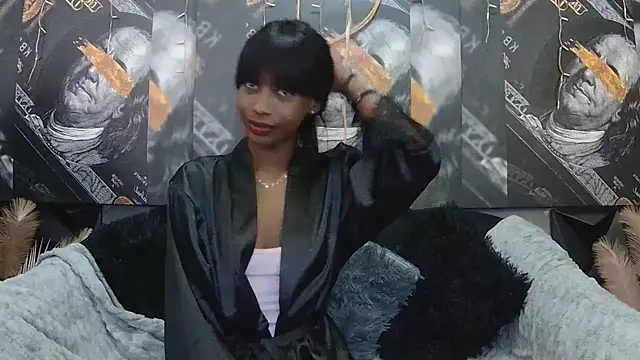 Lilmisbaddyxxx webcam