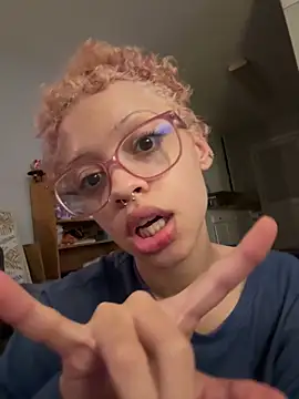 jojosbizarrelyf webcam