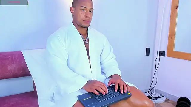 Travis_lenox_ webcam