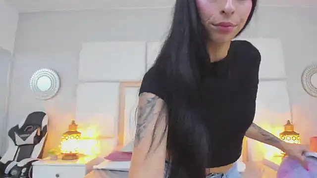 LaylaaDoll webcam
