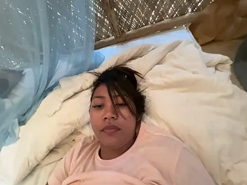 Juliet_official_pro webcam