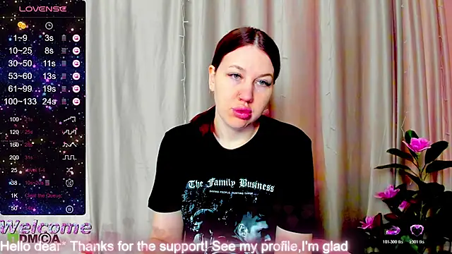 lilllymoon - LilllyMoon's free webcam - UK Sex Cams