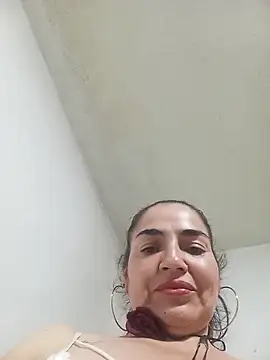 Webcam Model (MaryRoze_)  is live.Free join now!