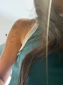 Webcam Model (DaphneUwu)  is live.Free join now!