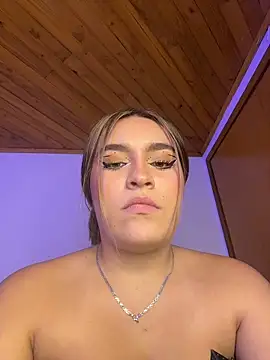 issa_pinkk - Issa_pinkk's free webcam - UK Sex Cams