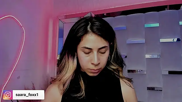 Sara_Foxx1 webcam