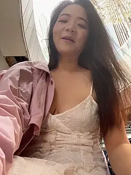 lucyxiaolulu (F milf) - 户外脱掉内内内到下播