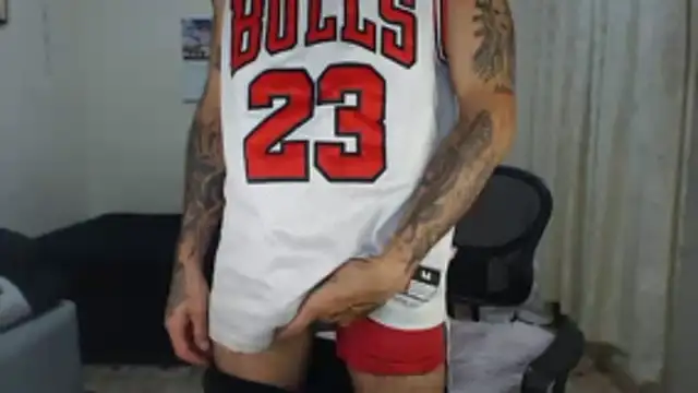 emiliano_hottt live sex cam