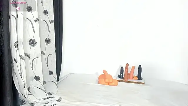 CREAMY_BUBBLEGUM webcam