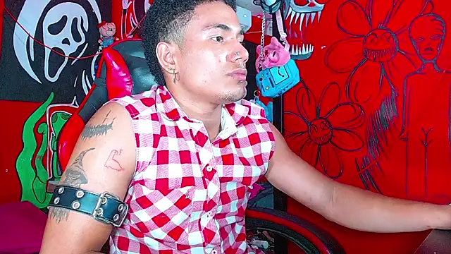 Nikkithebeastx webcam