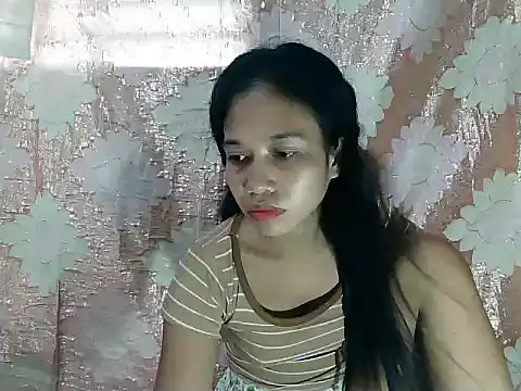 PinaySkinnyGirl webcam