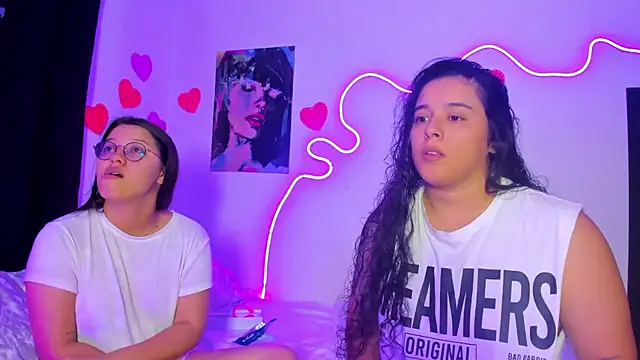 Dilan_and_Mia webcam