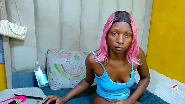 LonelyQueenxx25 webcam